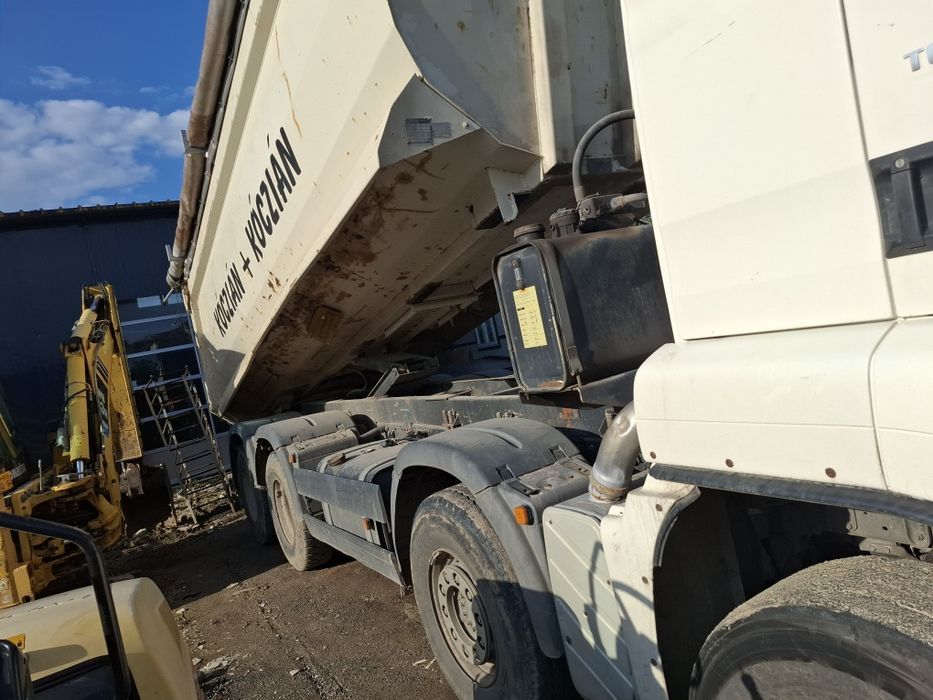 Vand basculanta man 8x4 perfecta stare de funcționare