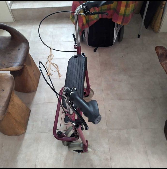 Проходилка Ролатор