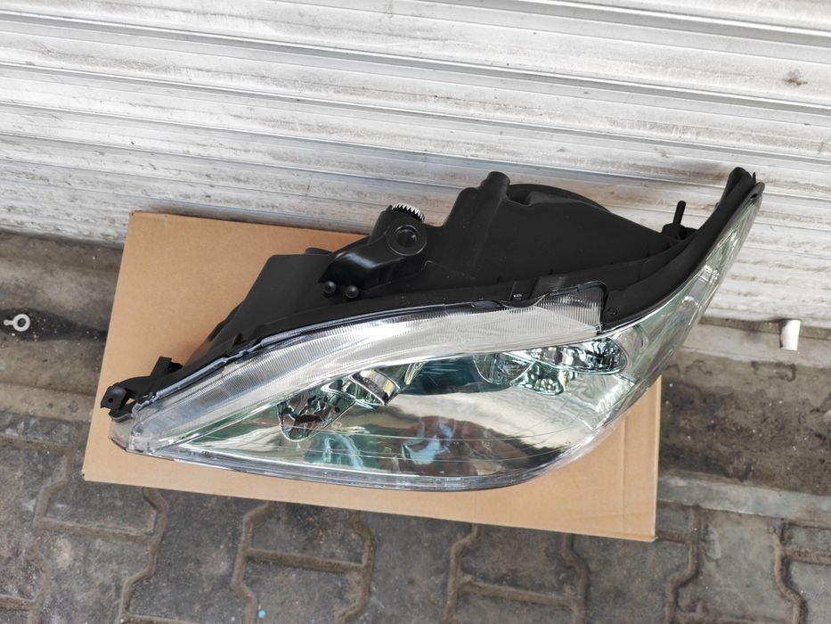 Фара Лексус RX 300