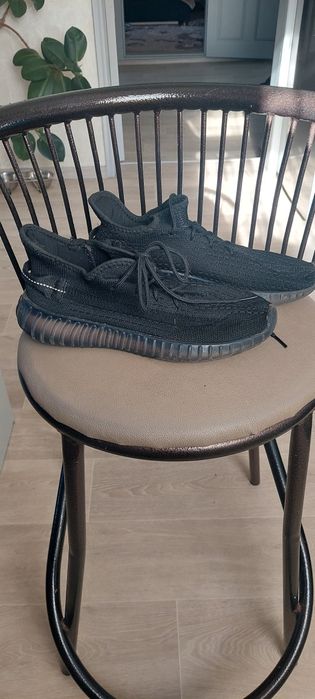 Продам кроссовки мужские