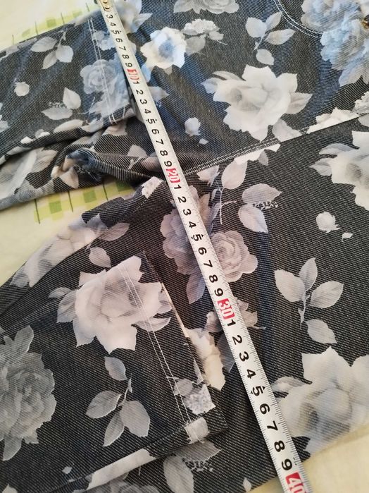 Дамски панталон р-р 25-26 за 10 лева+изненада неупотребявана