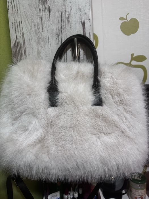 Чанта пухена бяла