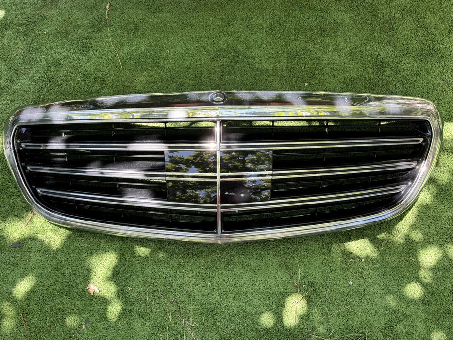 Решетка за Mercedes W213 с дистроник