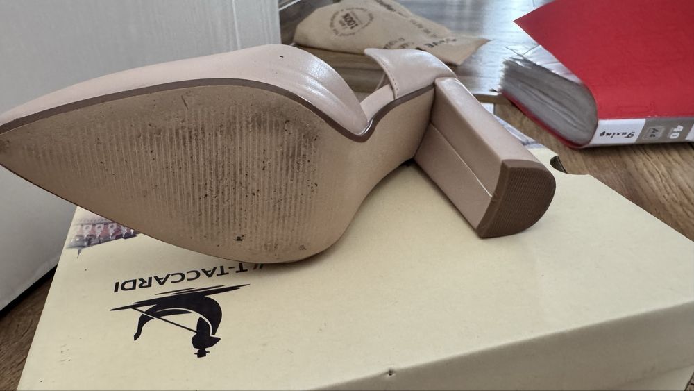 Продам туфли бежевого цвета