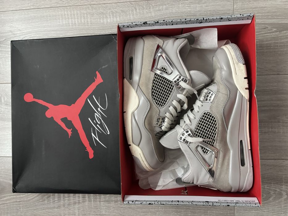 Air Jordan 4 Frozen Moments