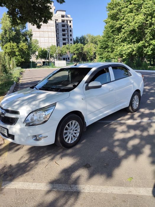 Шевроле кобальт продаю