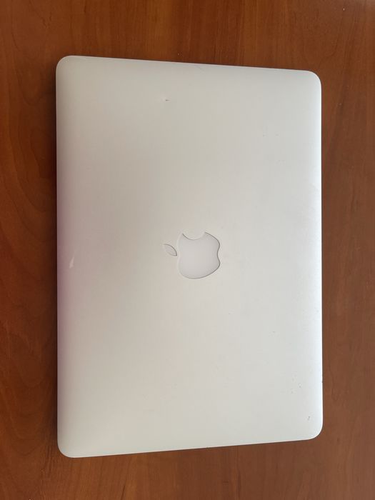 Продавам Macbook pro A1502 8gb памет 1 tb SSD