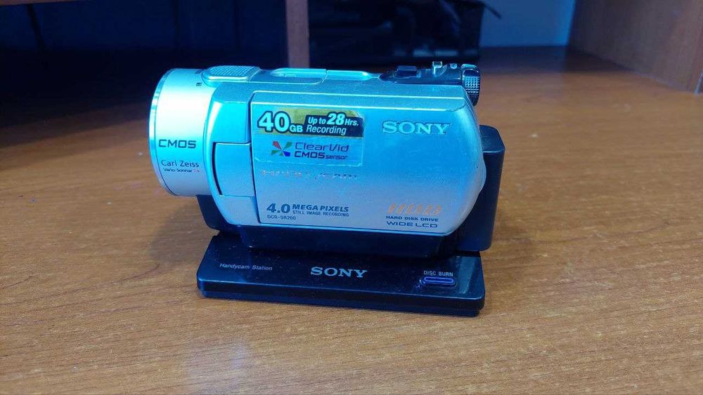 Цифровая видеокамера SONY DCR-SR200 c памятью 40 ГБ