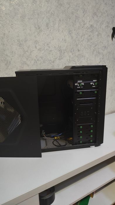 Корпус Crown Nero