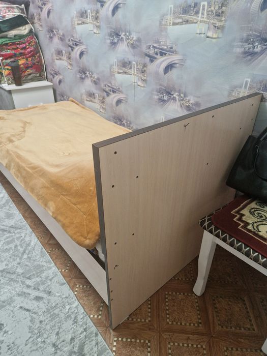 Продам кровать Односпалку