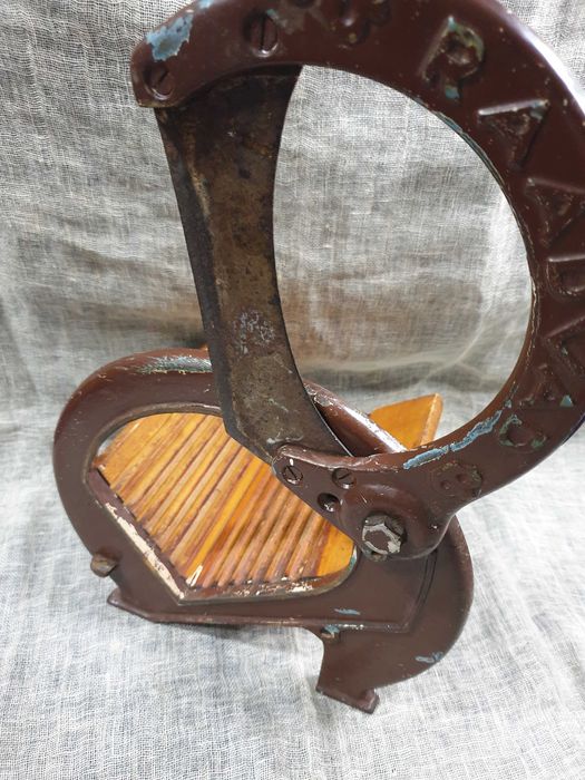 Старинна мастилница и Винтидж нож,гилотина RAADVAD