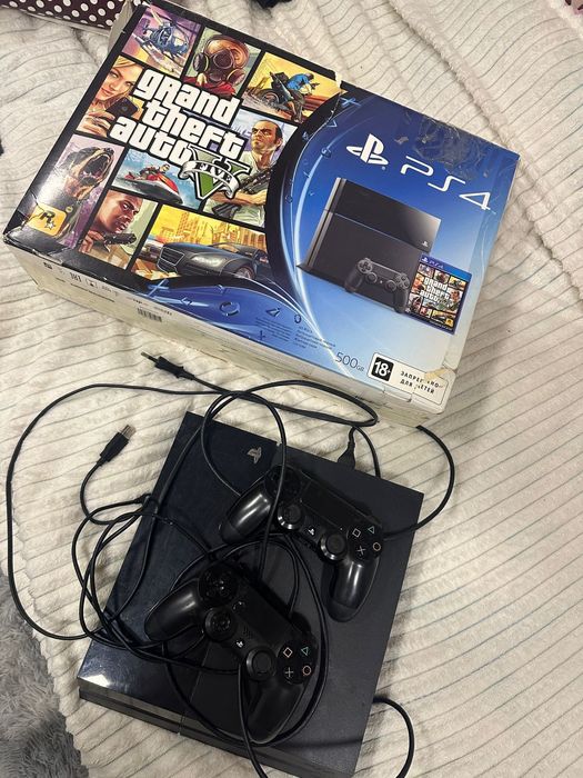 Плейстейшен 4 со всеми документами