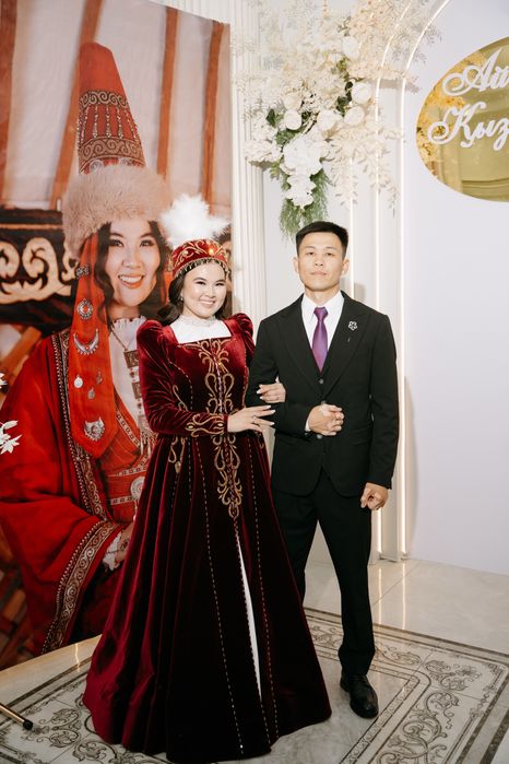 Ұзату көйлек, платье на ұзату