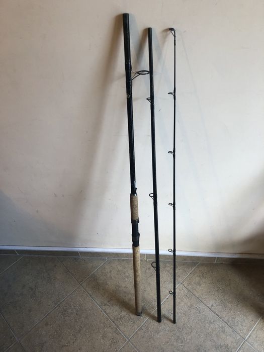 Продавам въдица за риболов  Champion class