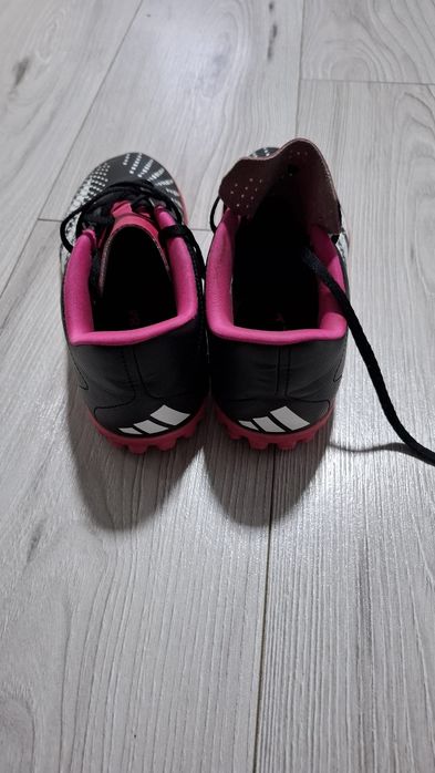Predator Adidas.
