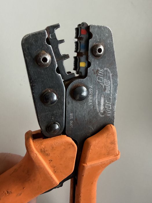 Cleste sertizat papuci