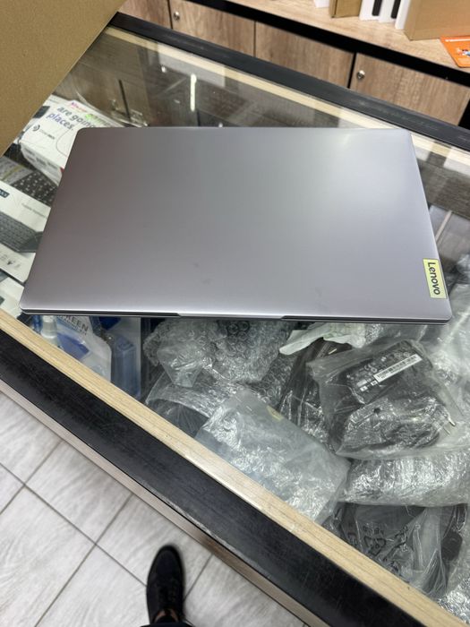 Lenovo IdeaPad slim 3  15.6" FHD  intel i5 13420H LPDDR5 8GB SSD 512GB