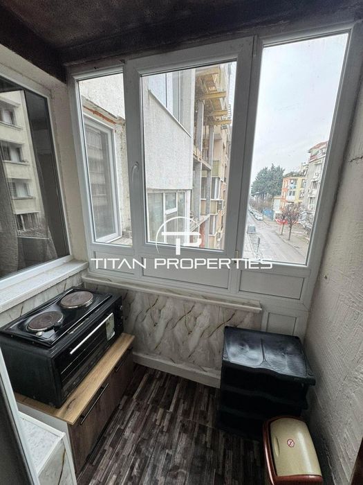 Ключ в офиса! Тристаен, под наем, ж.к Възраждане