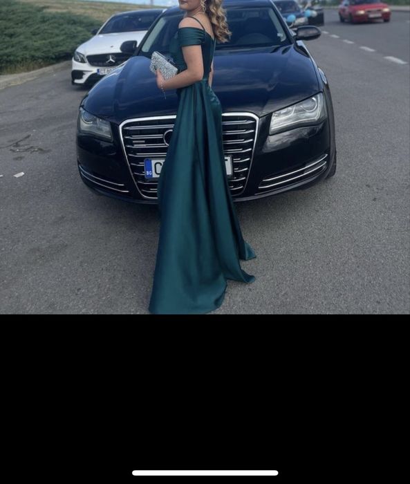 Бална сатенена рокля цвят тюркоаз