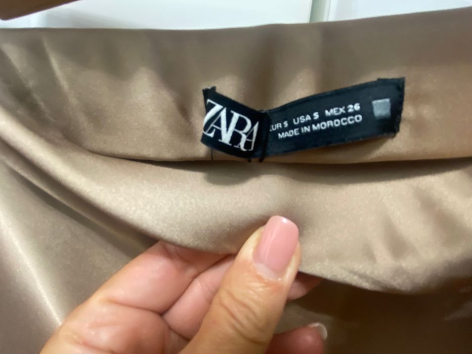 Сатенена пола Zara – чисто нова с етикет