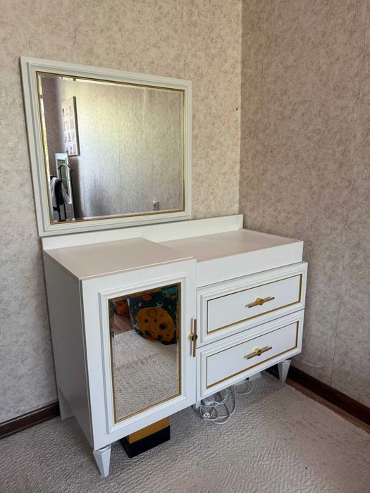 Продам спальный гарнитур