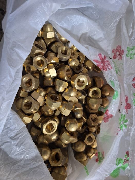 Piulite înfundate din bronz M12, M10,M8.