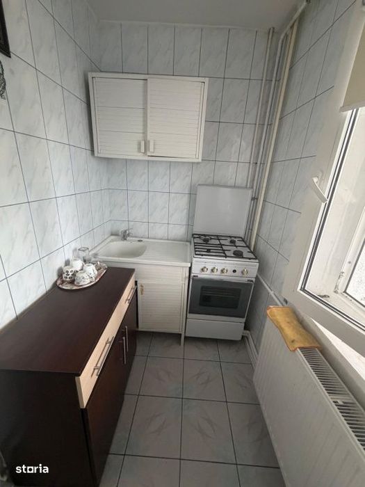 Garsoniera decomandata, 35 mp utili, etaj 1/4, zona Lapus Argesi