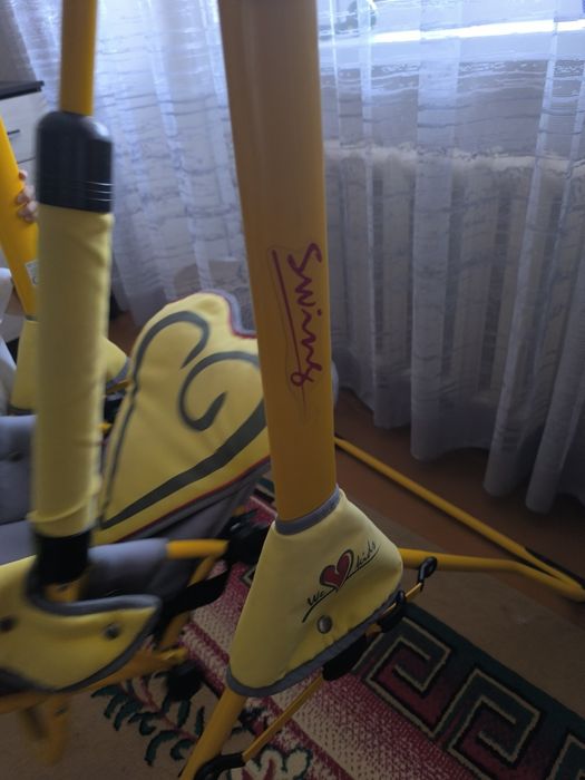 Продам детскую качелю