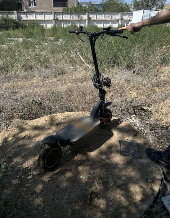 Продам электросамокат kugoo g buster