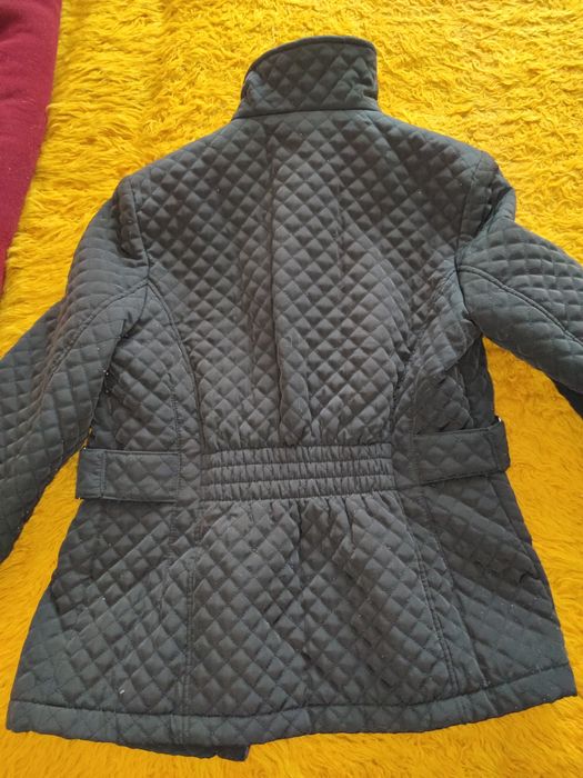 Дамско ватирано яке.