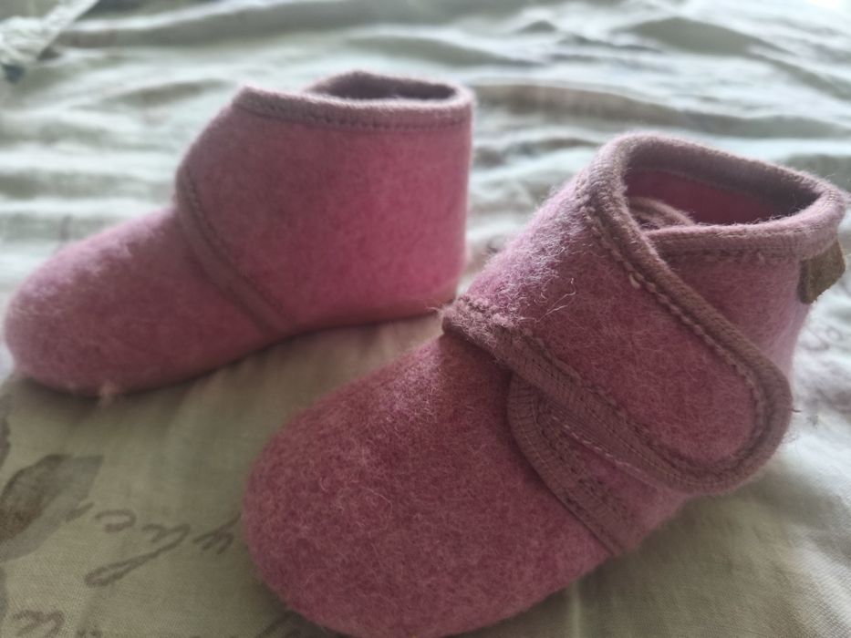 Вълнени обувчици за госпожица