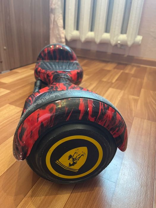 Гироскутер красно-чёрный