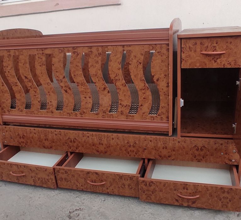 Detskiy krovat transformer b/u