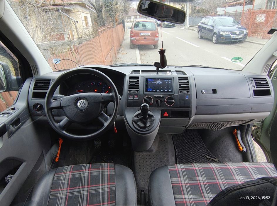 VW T5 army autoutilitar