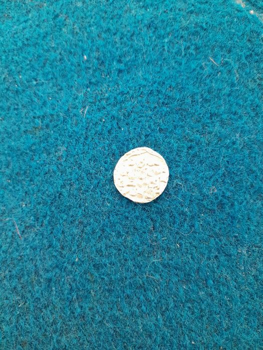 Qadimy tangalar sotiladi