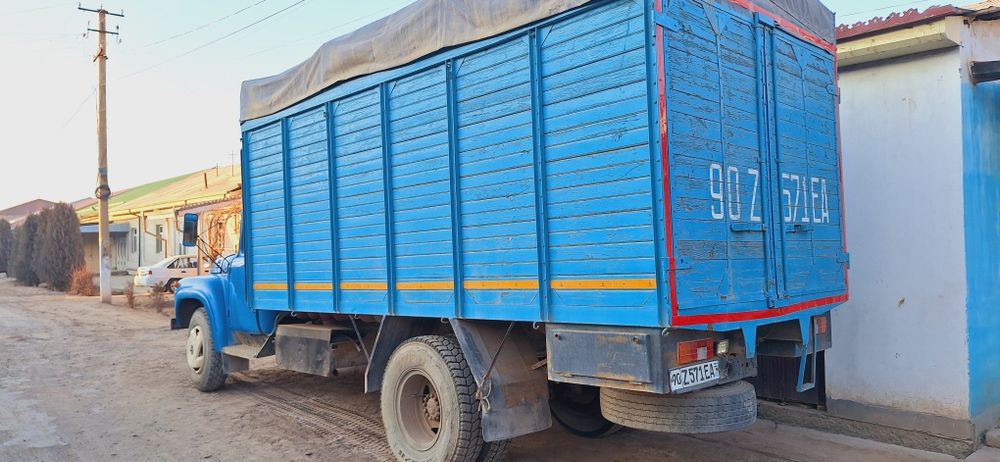 Zil 131 transporti sotiladi