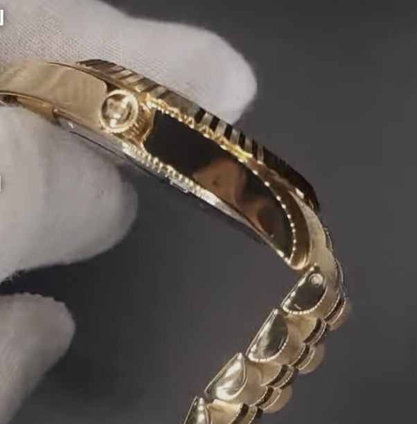 Часы швейцарские Jacques Du Manoir