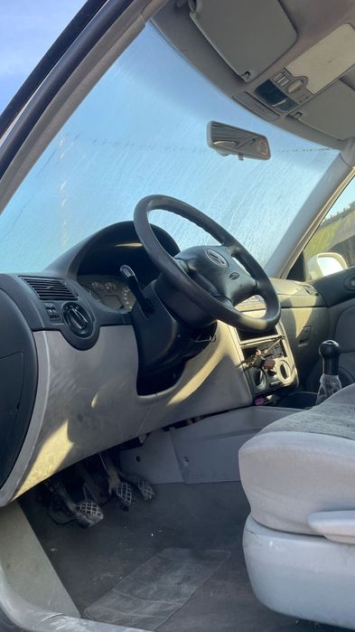 Dezmembrez Volkswagen Golf 1.6 Benzina BCB