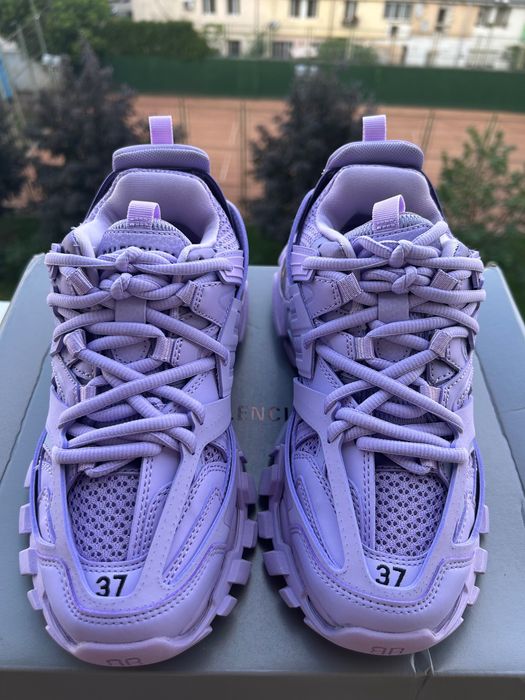 Vând Balenciaga Track