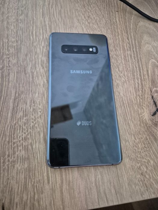 Vând Samsung S10+
