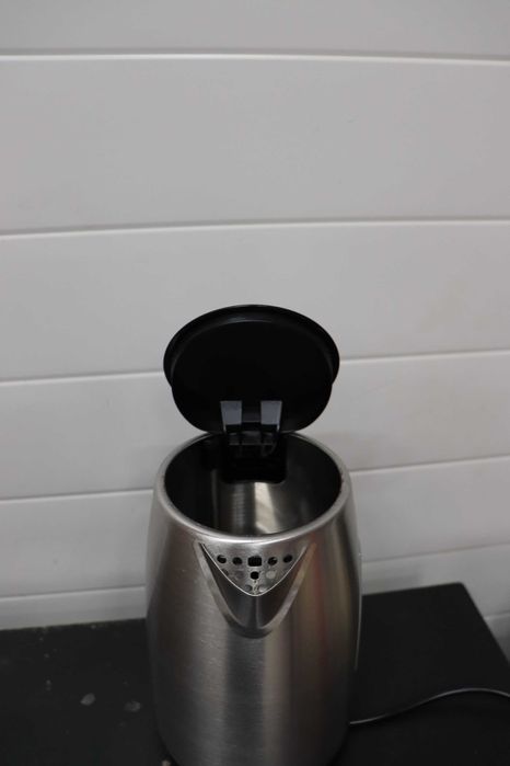 Кана Midea MKE17M1ADS от неръждаема стомана, 1.7 л, без BPA, 2200W