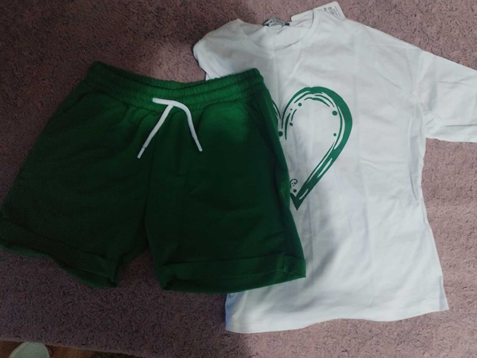 Дамски комплект тишърт с къси панталонки