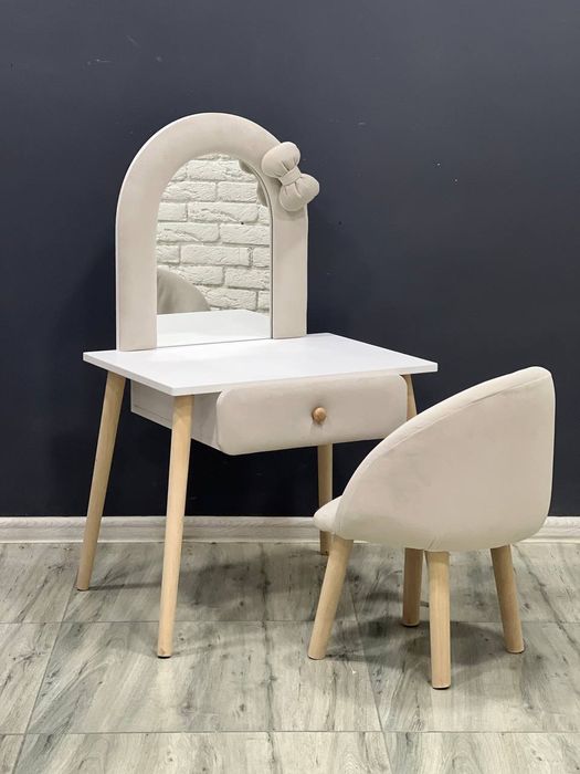 Трюмо для девочек