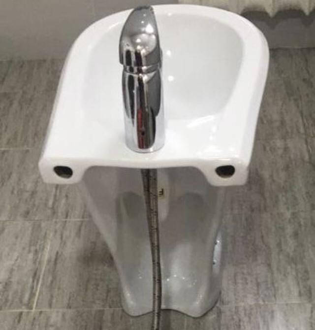 Фарфоровый Биде в отличном состояний