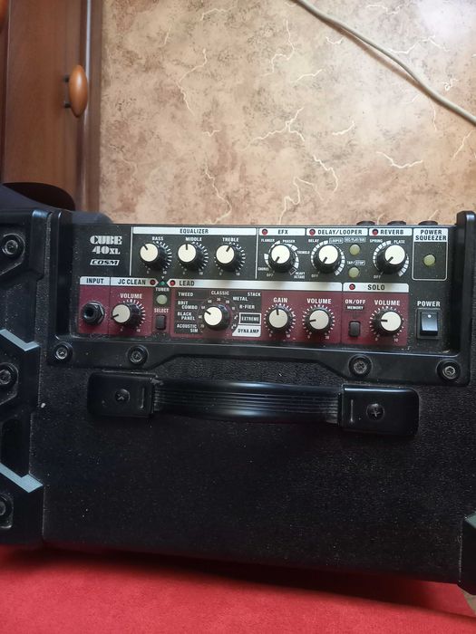 Усилитель Roland CUBE 40xl cosm