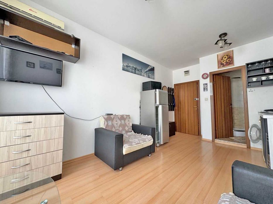 Продава се Двустаен апартамент в к.к. Слънчев бряг - 45 кв.м за 989 €/кв.м - Снимка #2