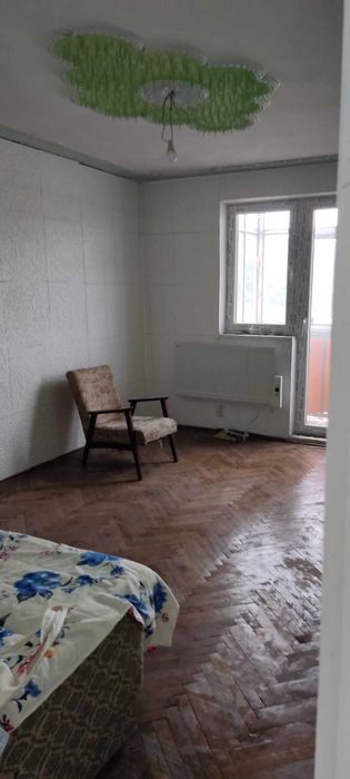 Apartament spre vinzare stare de reparatie , bun pentru investitie