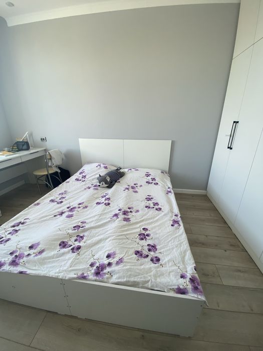 Кровать без матраса 2шт