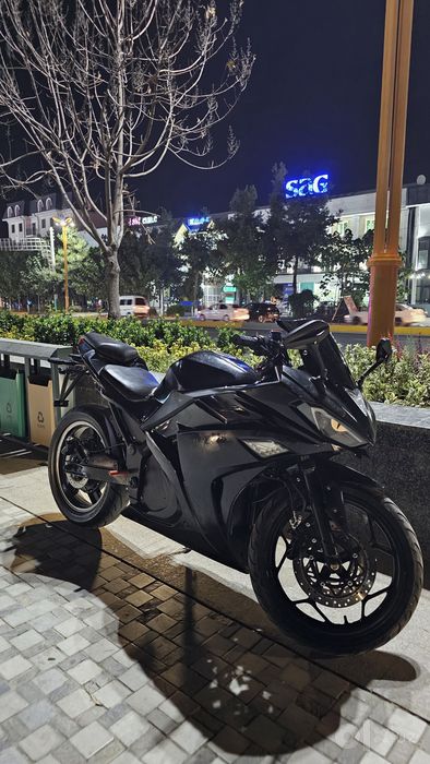 Електирон бике YAMAHA R3