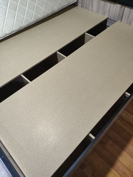 Двухспальная кровать